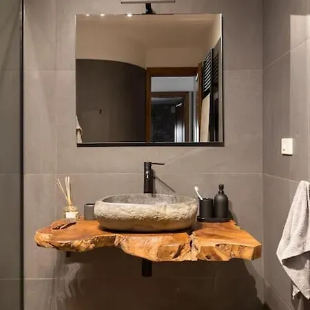 ヴィラ Charming & Authentic Stone House La Brugna ボルゴ・ヴァル・ディ・ターロ