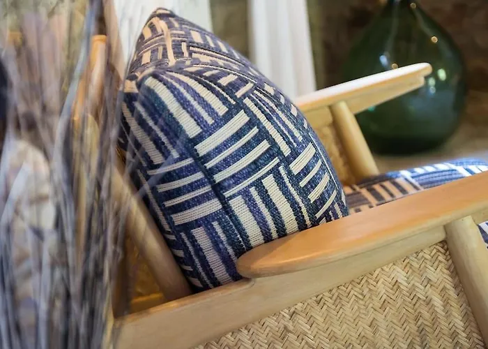 Вилла Charming & Authentic Stone House La Brugna Борго-Валь-ди-Таро