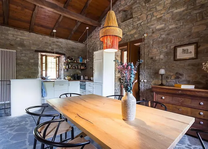 Вилла Charming & Authentic Stone House La Brugna *